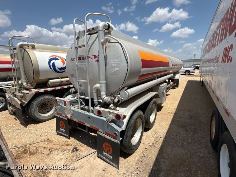image for item JM9394 1980 Heil fuel trailer