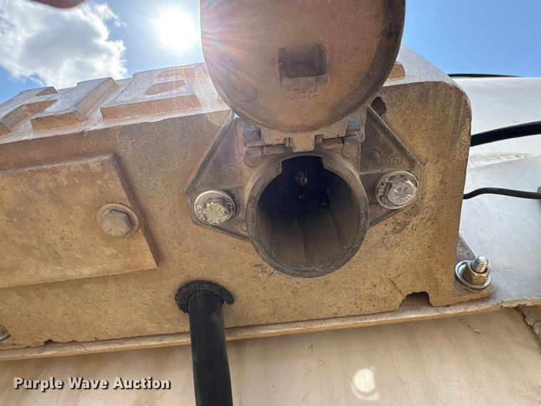 image for item JM9394 1980 Heil fuel trailer