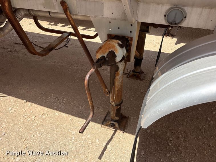 image for item JM9394 1980 Heil fuel trailer
