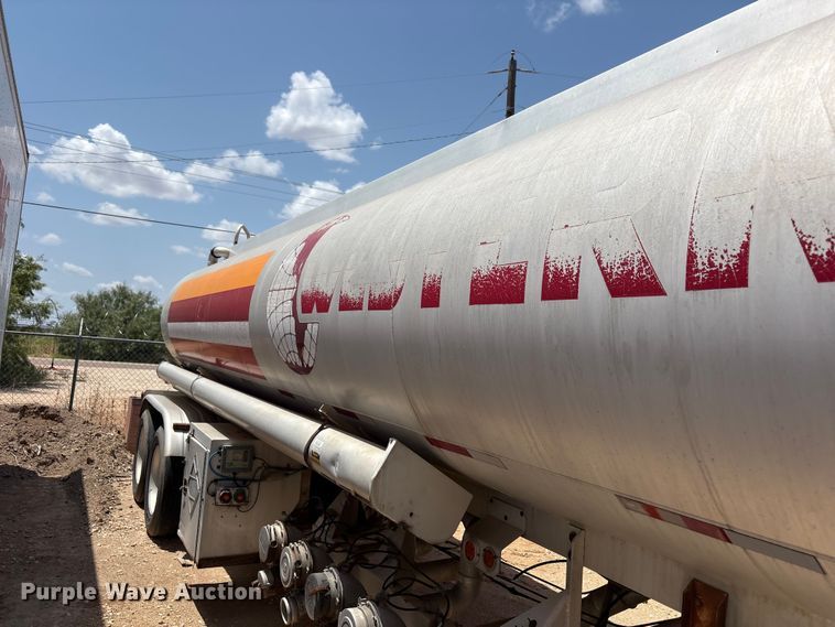 image for item JM9394 1980 Heil fuel trailer