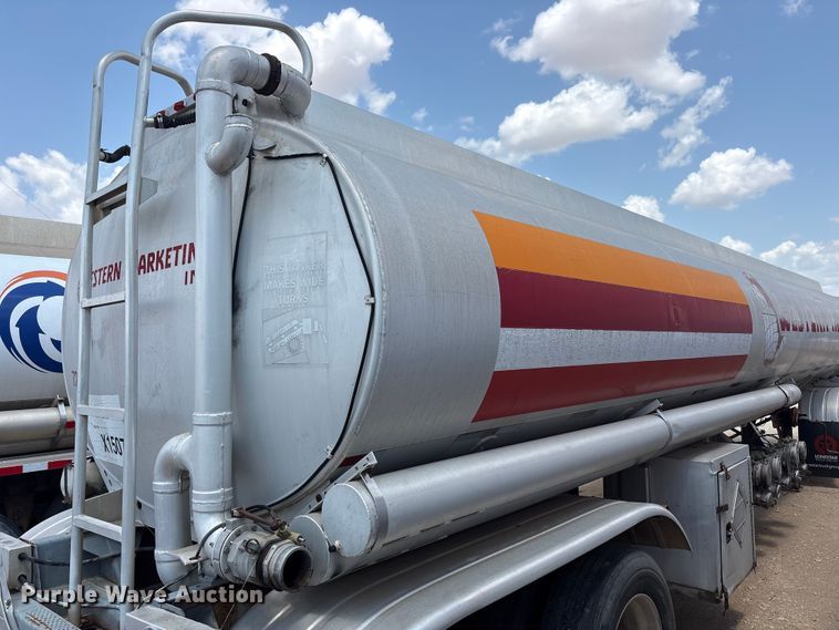 image for item JM9394 1980 Heil fuel trailer