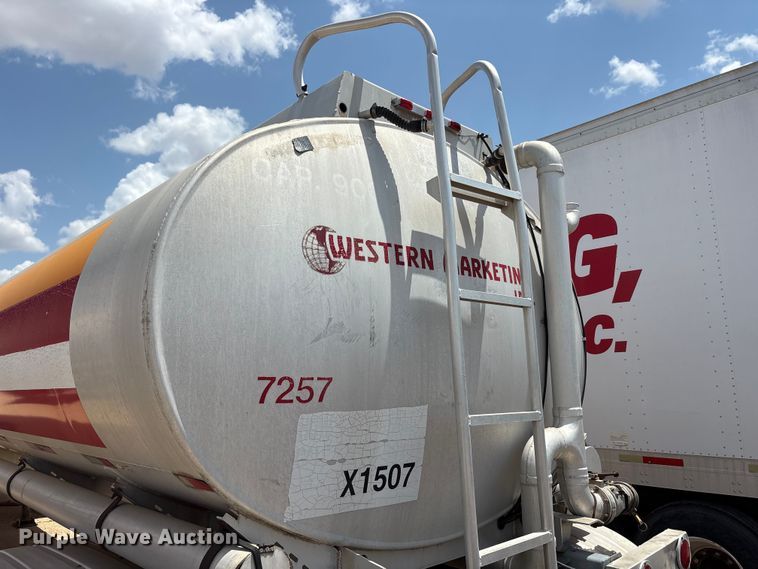 image for item JM9394 1980 Heil fuel trailer