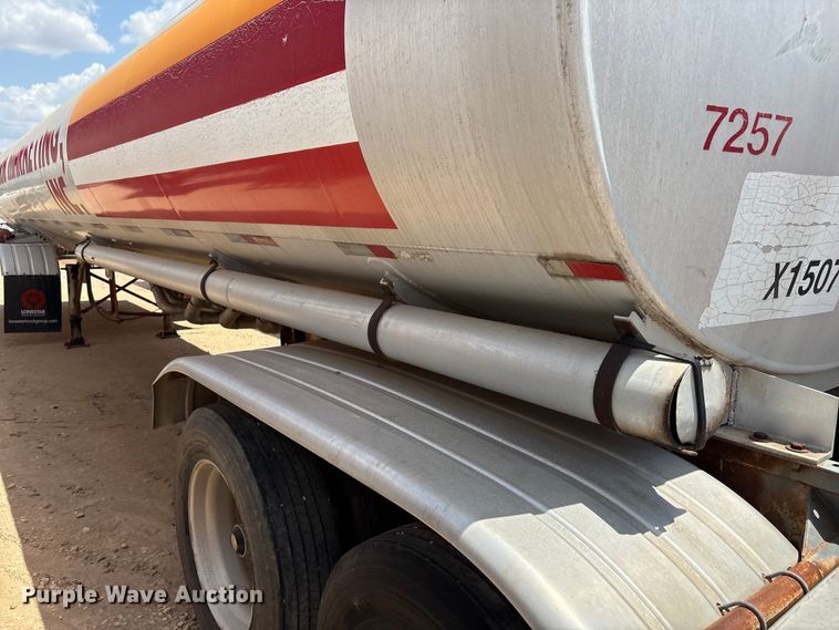 image for item JM9394 1980 Heil fuel trailer