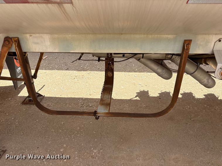 image for item JM9394 1980 Heil fuel trailer