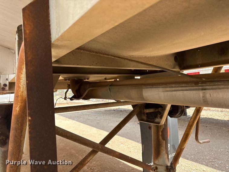 image for item JM9394 1980 Heil fuel trailer