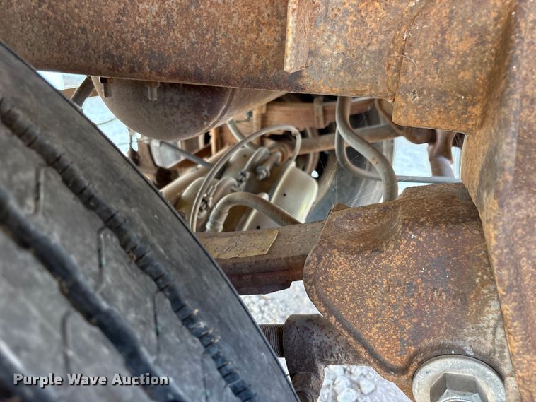 image for item JM9394 1980 Heil fuel trailer