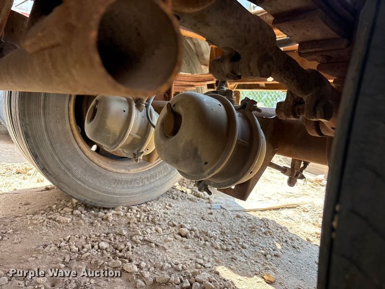 image for item JM9394 1980 Heil fuel trailer