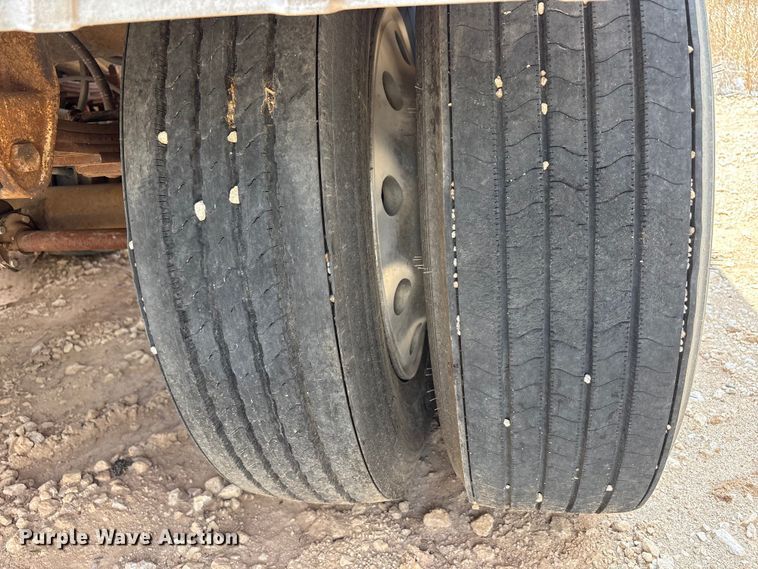 image for item JM9394 1980 Heil fuel trailer