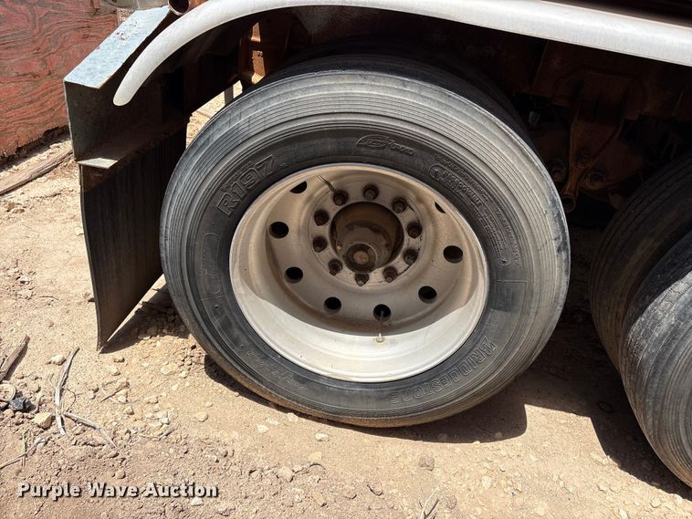 image for item JM9394 1980 Heil fuel trailer