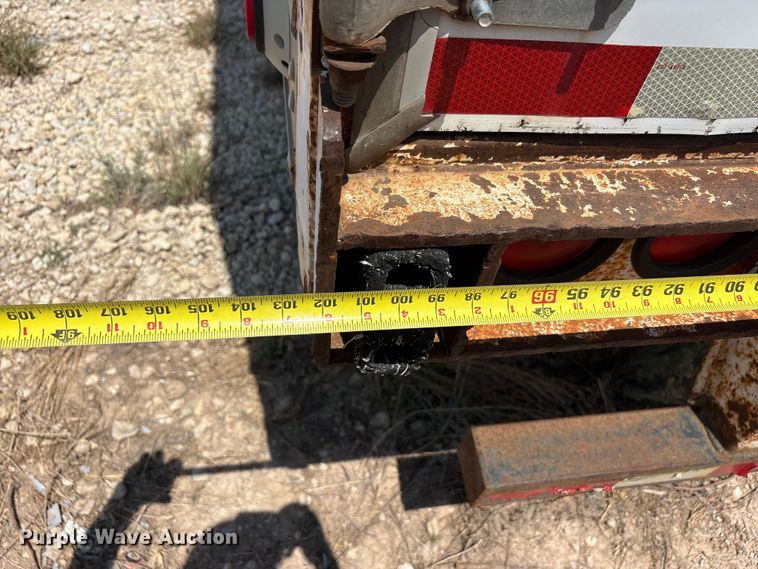 image for item JM9396 1999 Trailmobile  dry van trailer
