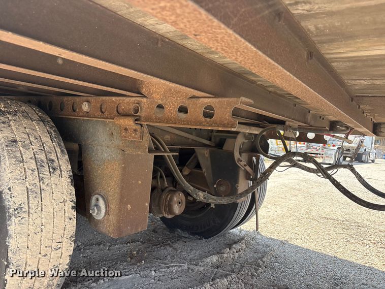 image for item JM9396 1999 Trailmobile  dry van trailer