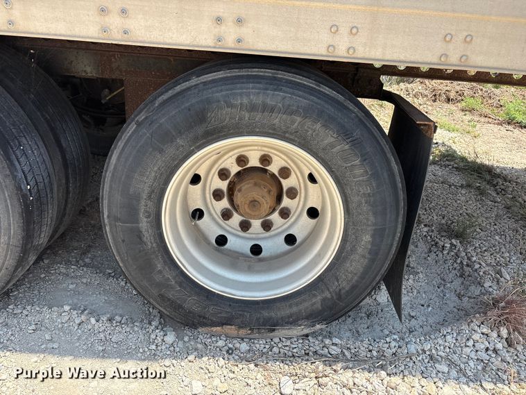 image for item JM9396 1999 Trailmobile  dry van trailer
