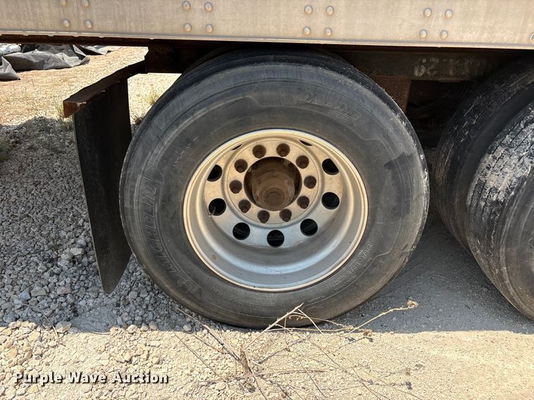 image for item JM9396 1999 Trailmobile  dry van trailer