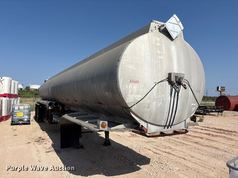 image for item JM9397 1981 Custom Trailers fuel trailer