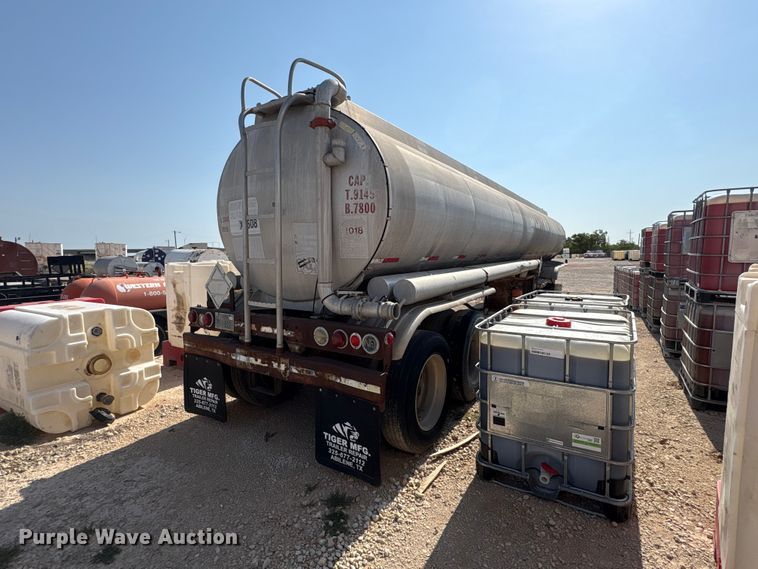 image for item JM9397 1981 Custom Trailers fuel trailer