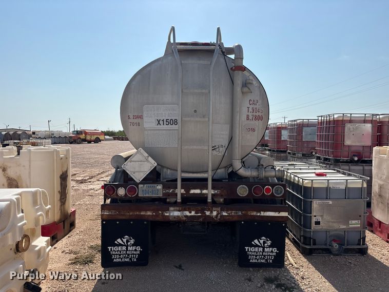 image for item JM9397 1981 Custom Trailers fuel trailer