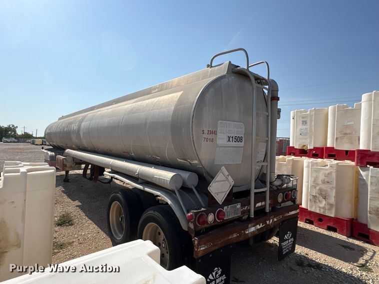 image for item JM9397 1981 Custom Trailers fuel trailer
