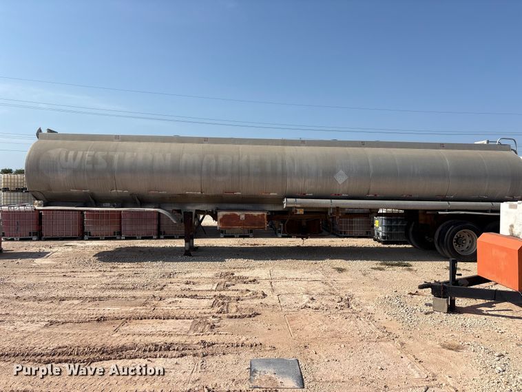 image for item JM9397 1981 Custom Trailers fuel trailer