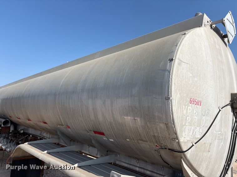 image for item JM9397 1981 Custom Trailers fuel trailer