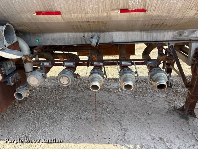 image for item JM9397 1981 Custom Trailers fuel trailer