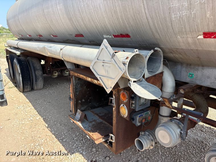 image for item JM9397 1981 Custom Trailers fuel trailer