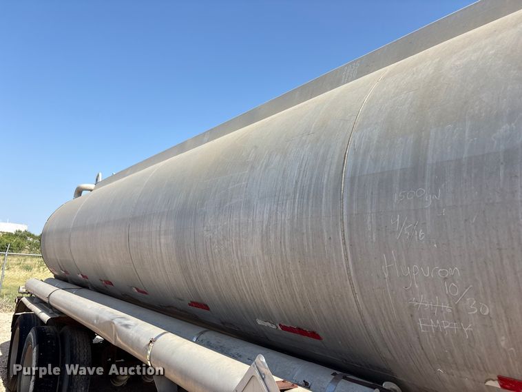 image for item JM9397 1981 Custom Trailers fuel trailer
