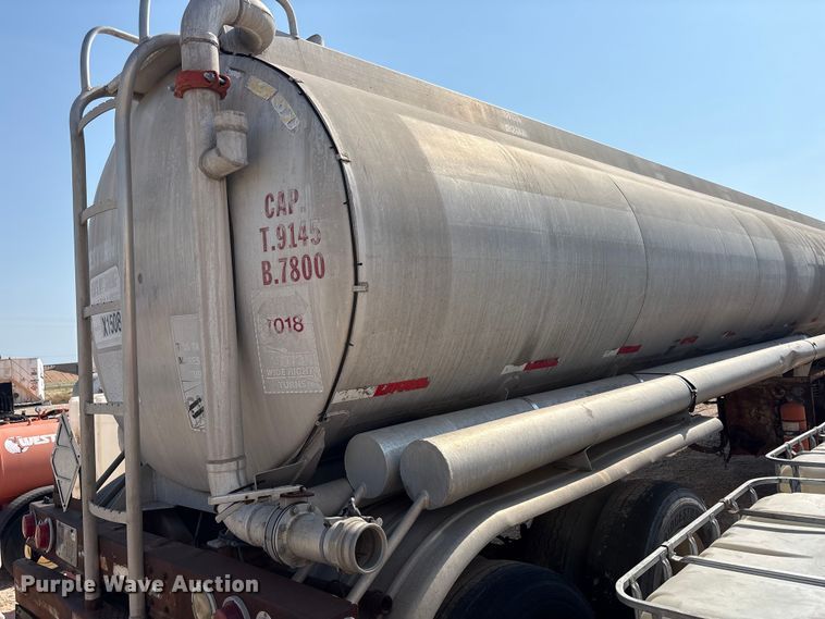 image for item JM9397 1981 Custom Trailers fuel trailer