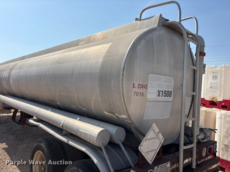 image for item JM9397 1981 Custom Trailers fuel trailer