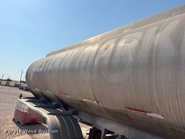 image for item JM9397 1981 Custom Trailers fuel trailer