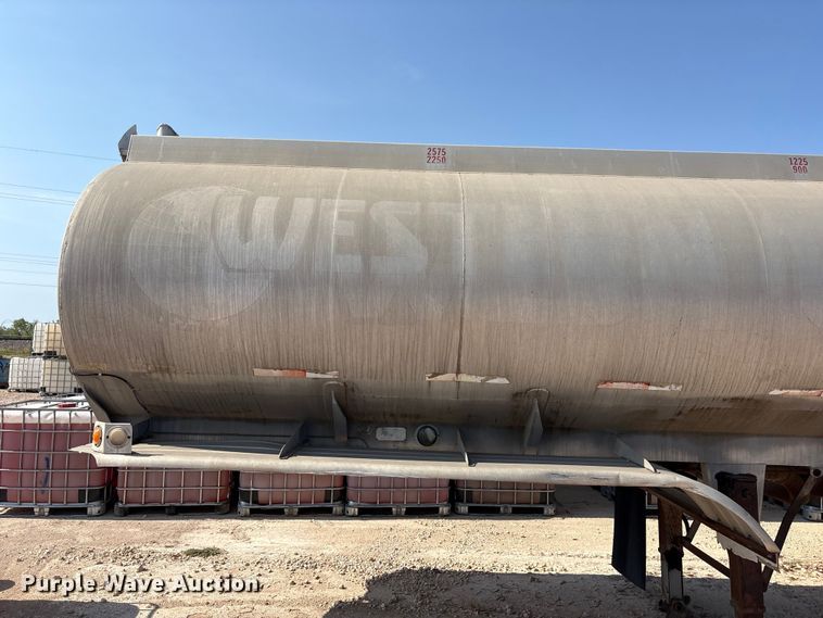 image for item JM9397 1981 Custom Trailers fuel trailer