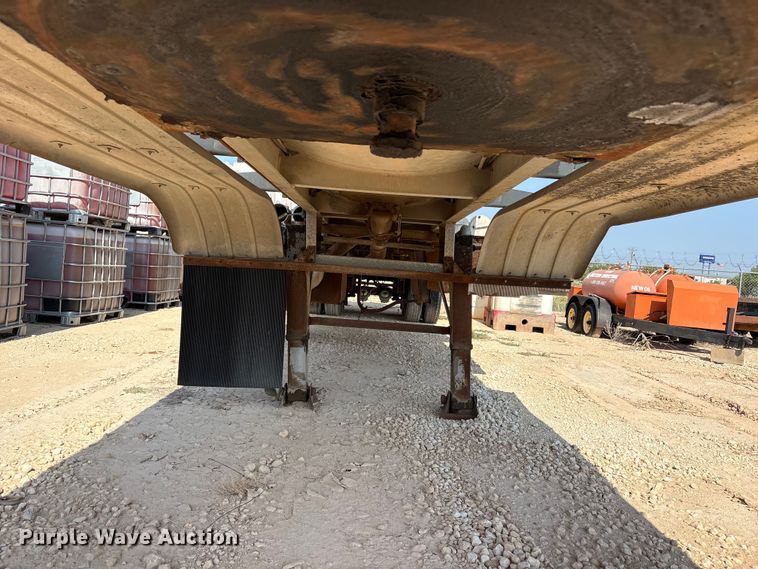 image for item JM9397 1981 Custom Trailers fuel trailer