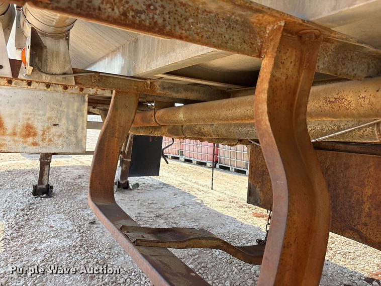 image for item JM9397 1981 Custom Trailers fuel trailer
