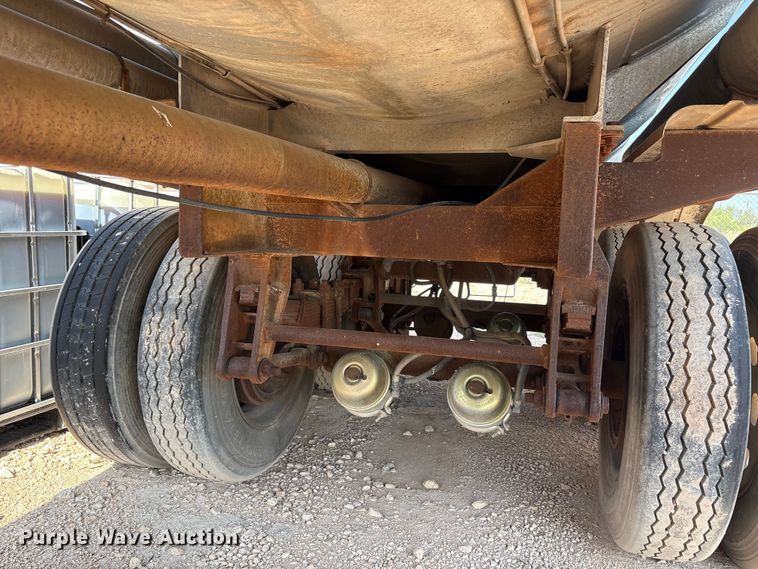 image for item JM9397 1981 Custom Trailers fuel trailer