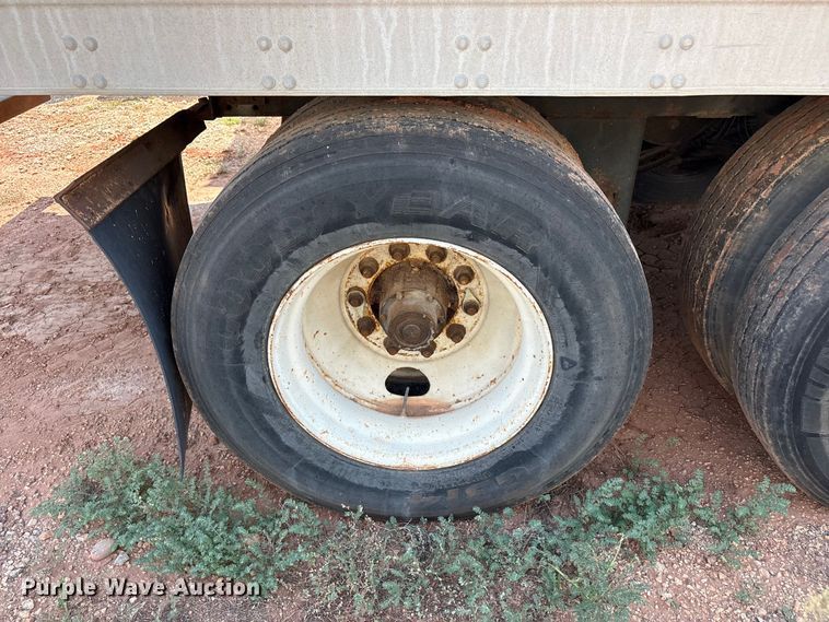 image for item JM9401 2000 Trailmobile dry van trailer