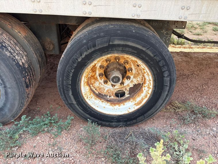 image for item JM9401 2000 Trailmobile dry van trailer