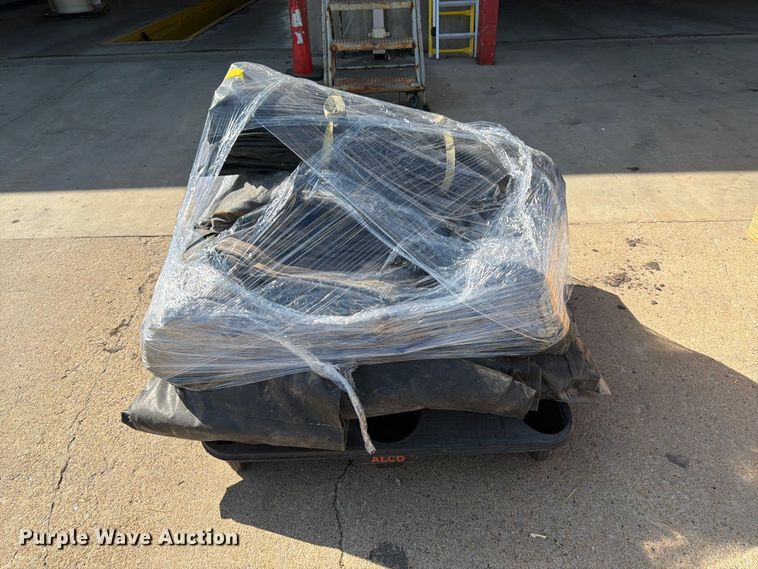 image for item MQ9131 (6) tarps