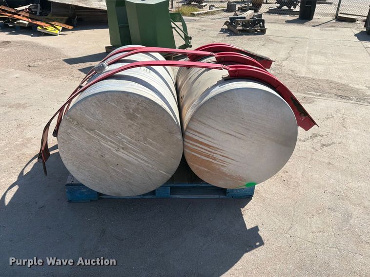 image for item MZ9967 (2) fuel tanks
