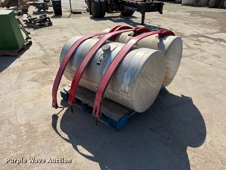 image for item MZ9967 (2) fuel tanks
