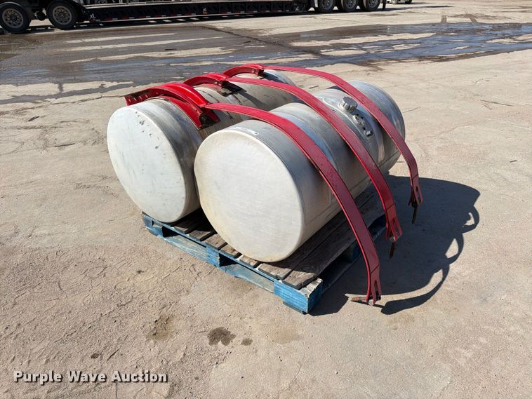 image for item MZ9967 (2) fuel tanks