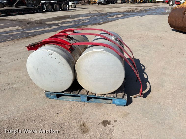 image for item MZ9967 (2) fuel tanks