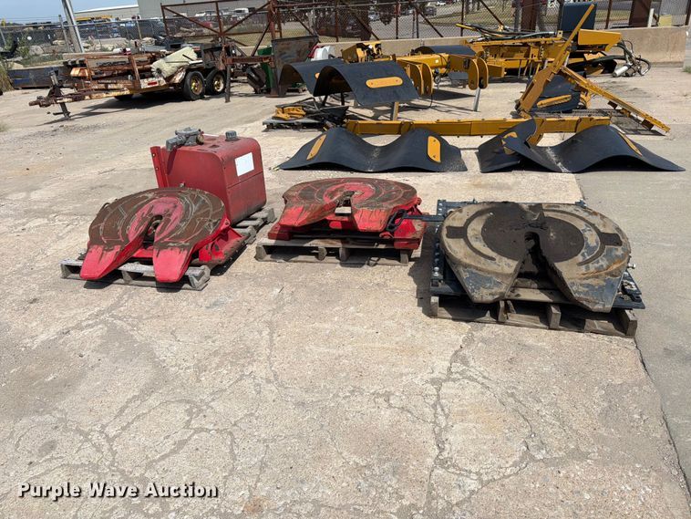 image for item MZ9978 (3) fifth wheel plates