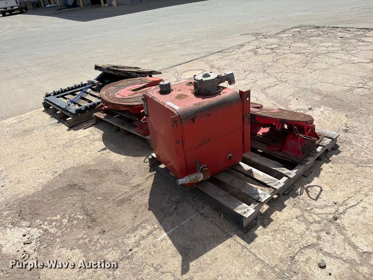 image for item MZ9978 (3) fifth wheel plates