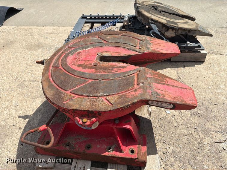 image for item MZ9978 (3) fifth wheel plates