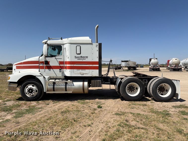 image for item NC9837 2002 International 9200i semi truck