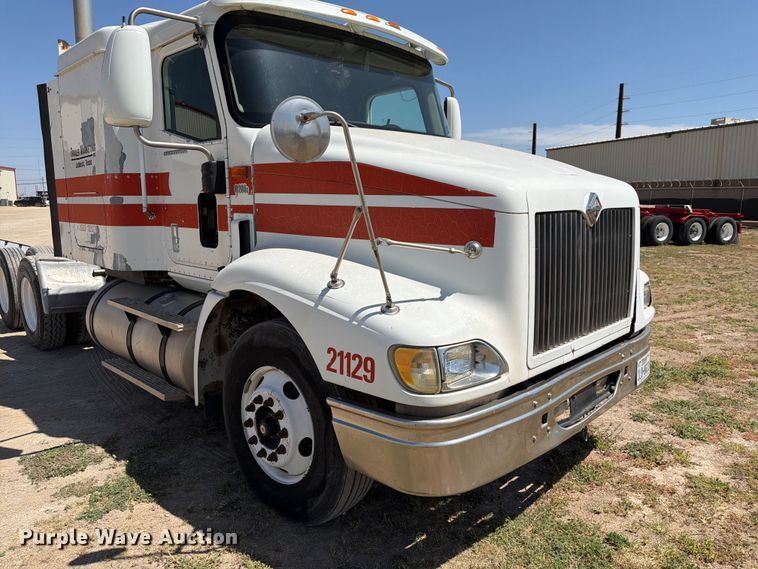 image for item NC9837 2002 International 9200i semi truck