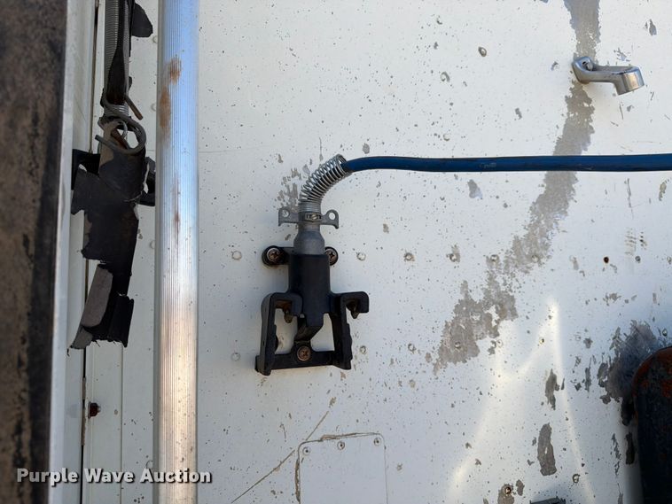 image for item NC9837 2002 International 9200i semi truck