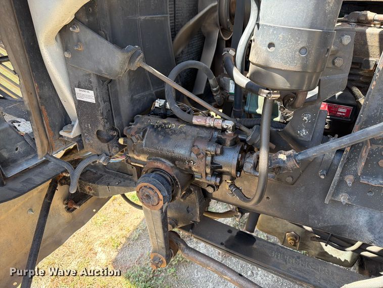 image for item NC9837 2002 International 9200i semi truck
