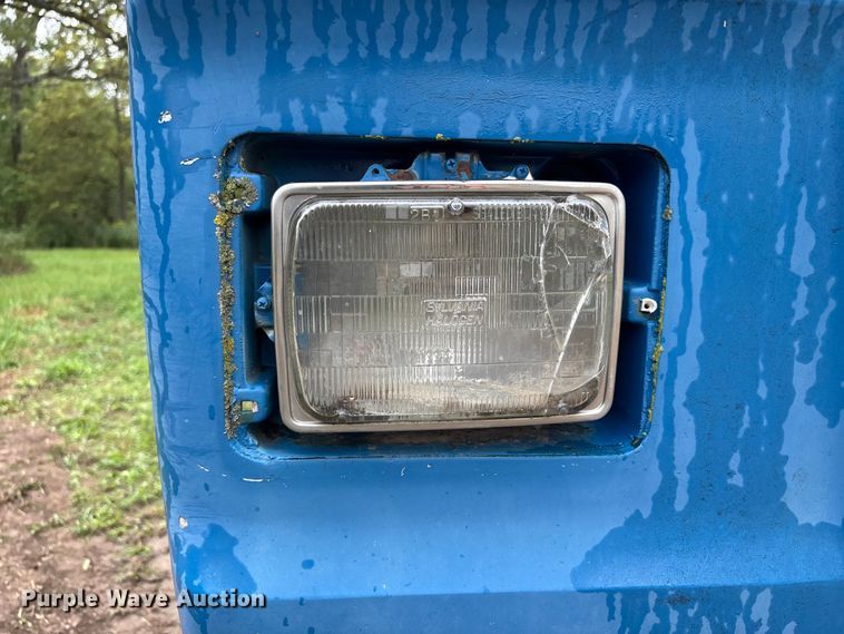 image for item NM9945 1987 Ford LN8000 flatbed truck