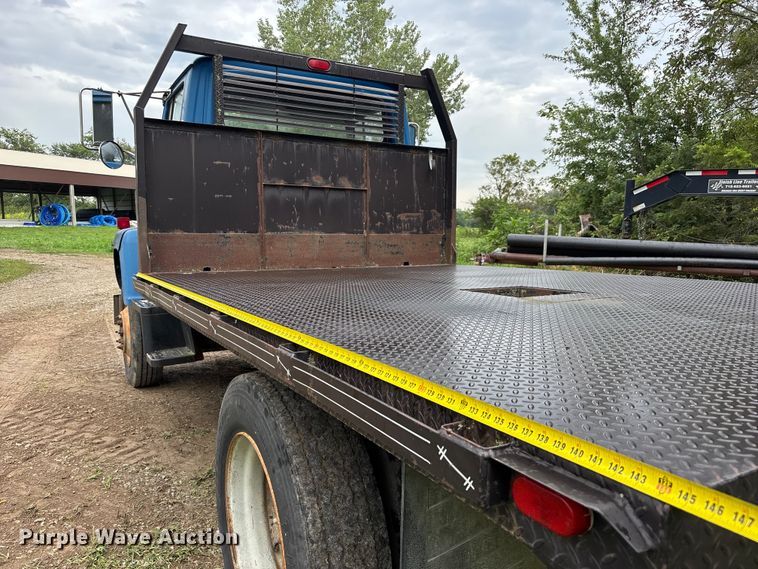 image for item NM9945 1987 Ford LN8000 flatbed truck