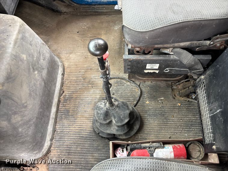 image for item NM9945 1987 Ford LN8000 flatbed truck